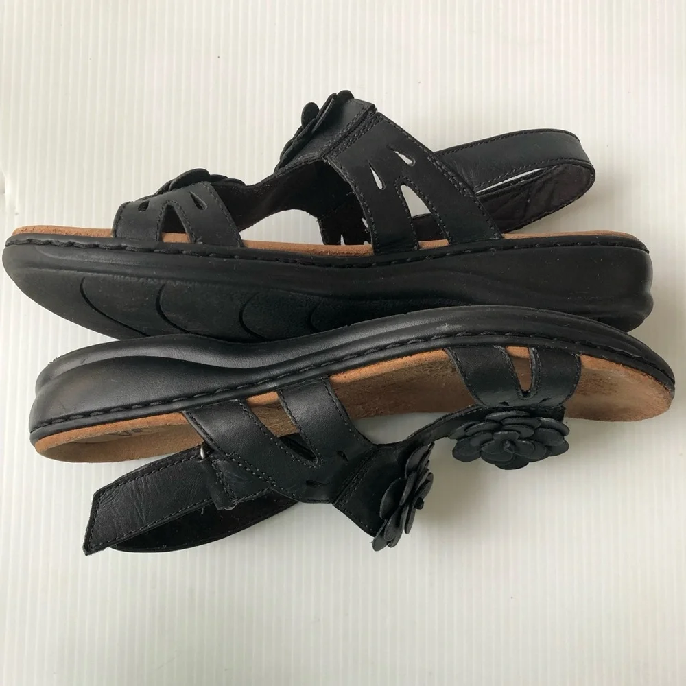 Clarks Women’s Leisa Claytin Black Floral Leather Slingback Sandals size 9.5